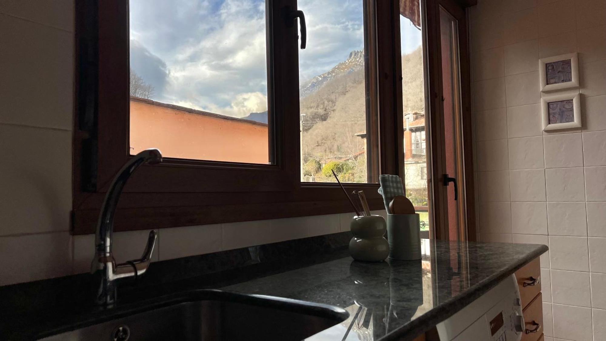 Las Casucas De Remona Espinama Exterior foto